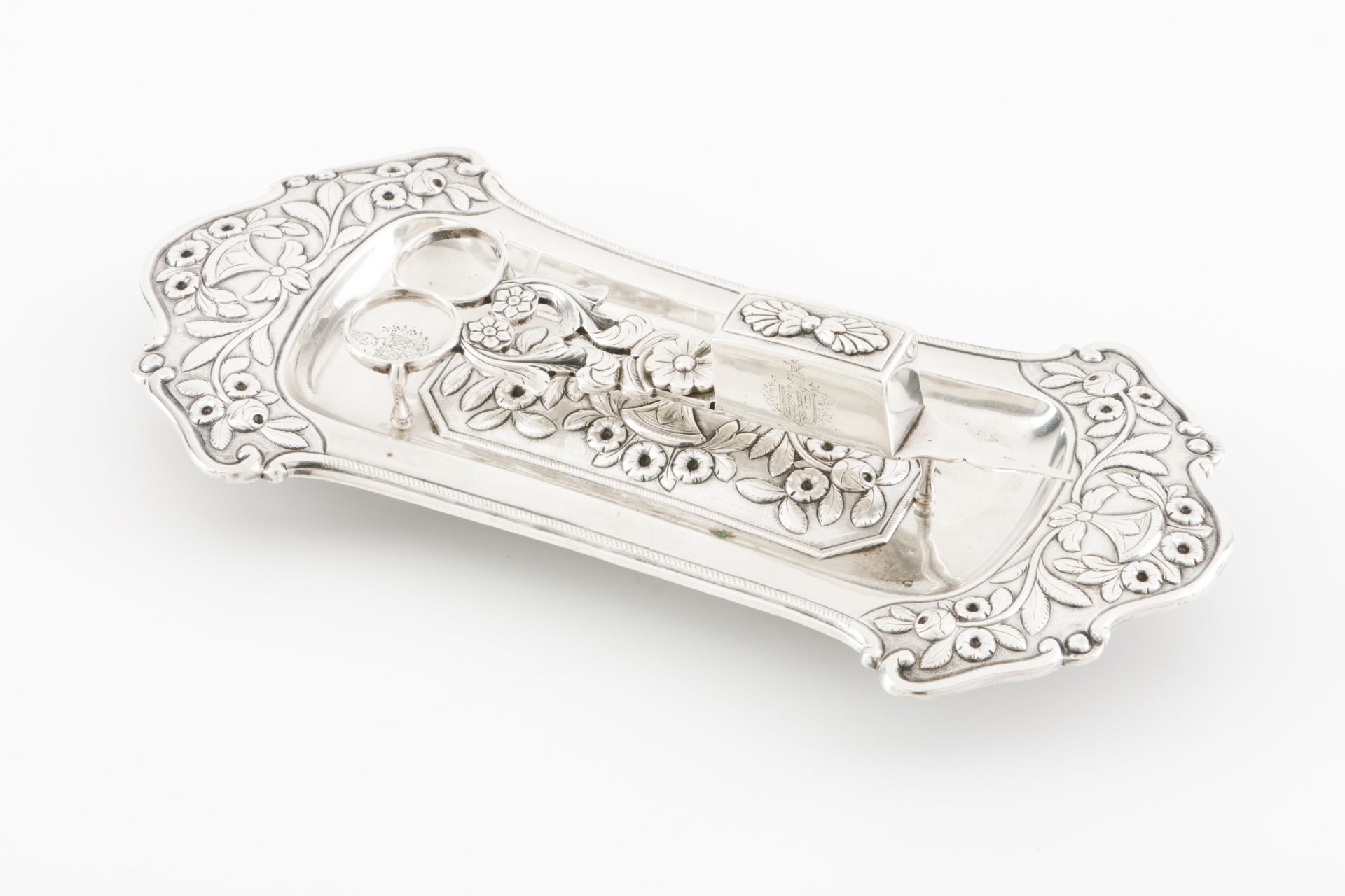A candle snuffer scissors with trayPortuguese silver, 19th centuryRaised decoration of foliage