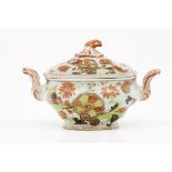 A small tureen and coverChinese export porcelainGilt and polychrome "Tea Leaf" decorationQianlong