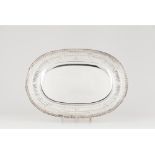 Na oval serving tray