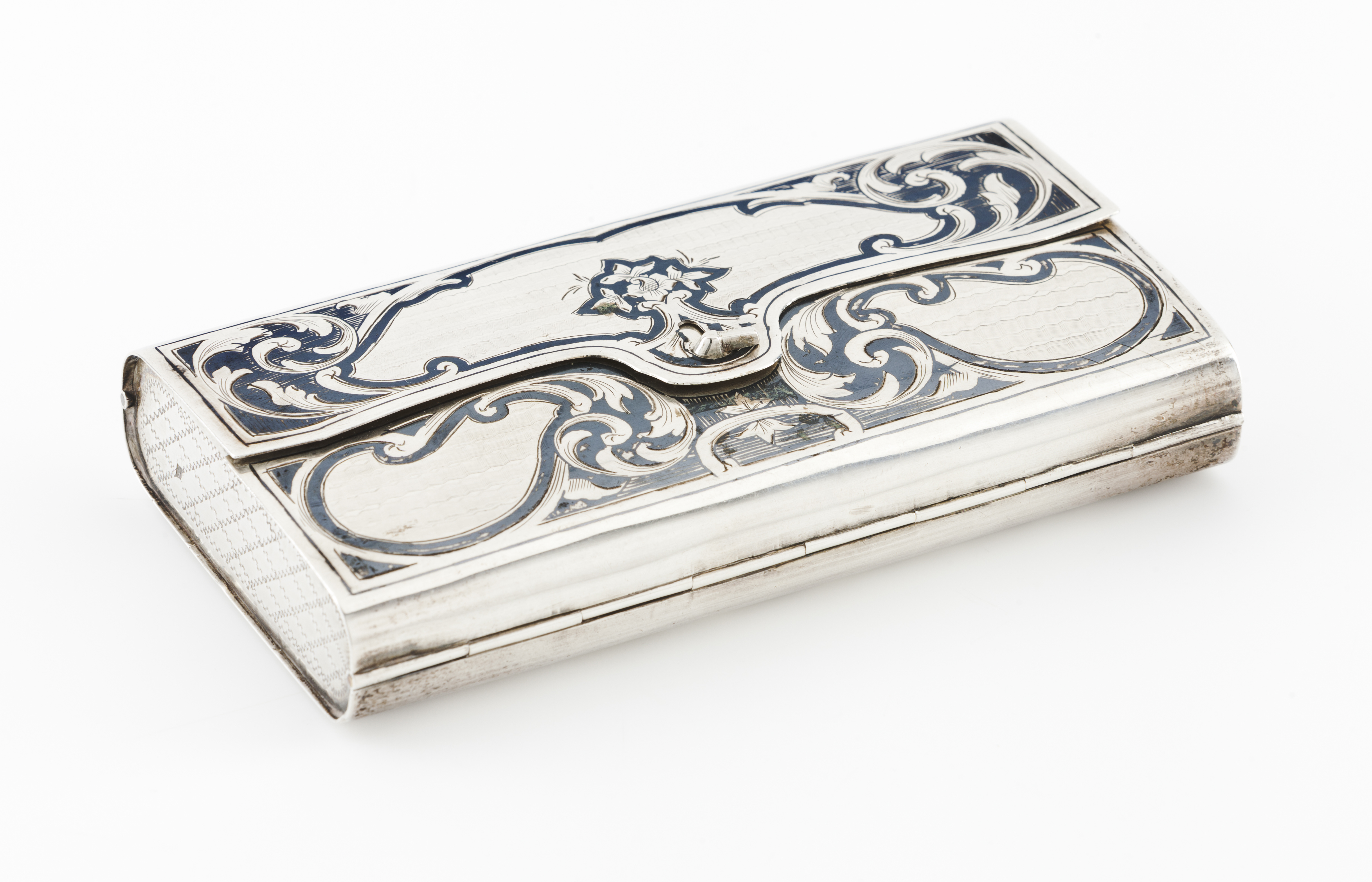 A cigarette case