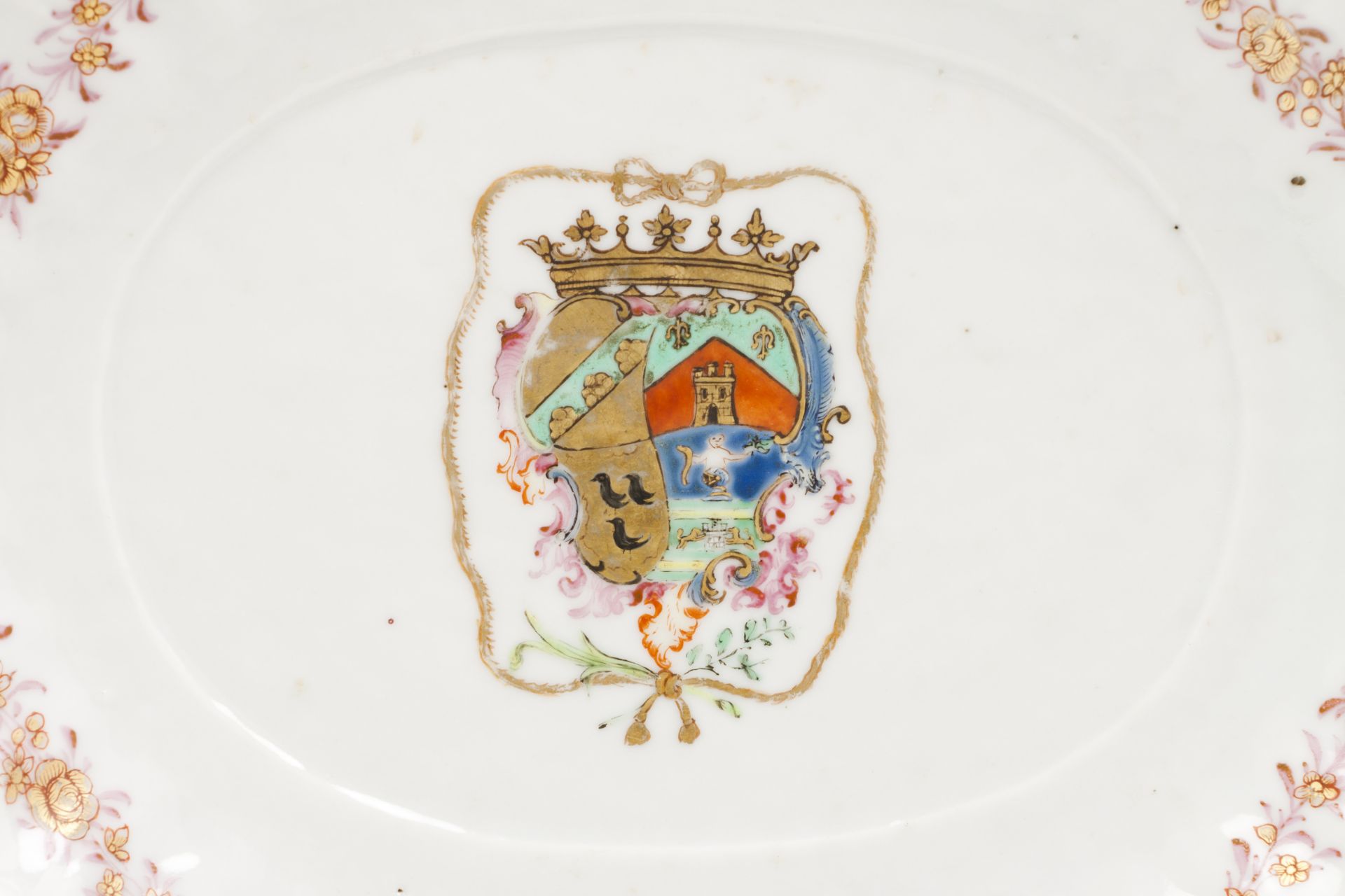 An armorial sauce tureen with cover and tray - Image 4 of 4