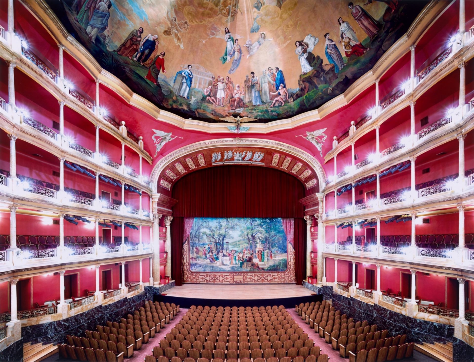 Candida Höfer. „Teatro Degollado Guadalajara III 2015“. 2015.