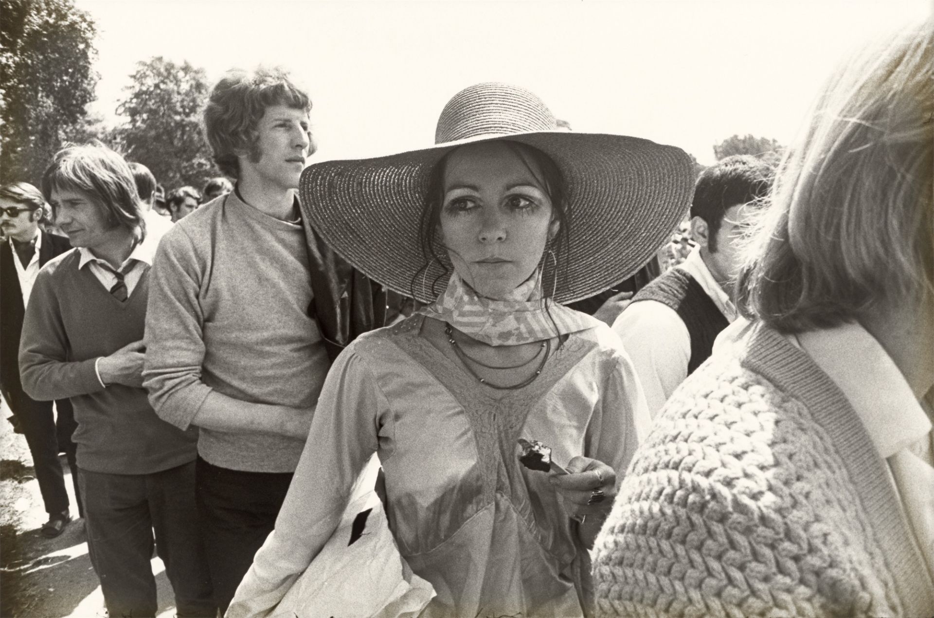 Garry Winogrand. Aus der Serie „Women are Beautiful“, 1960–75.