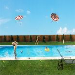 Julie Blackmon. „Flying Umbrellas“. 2007