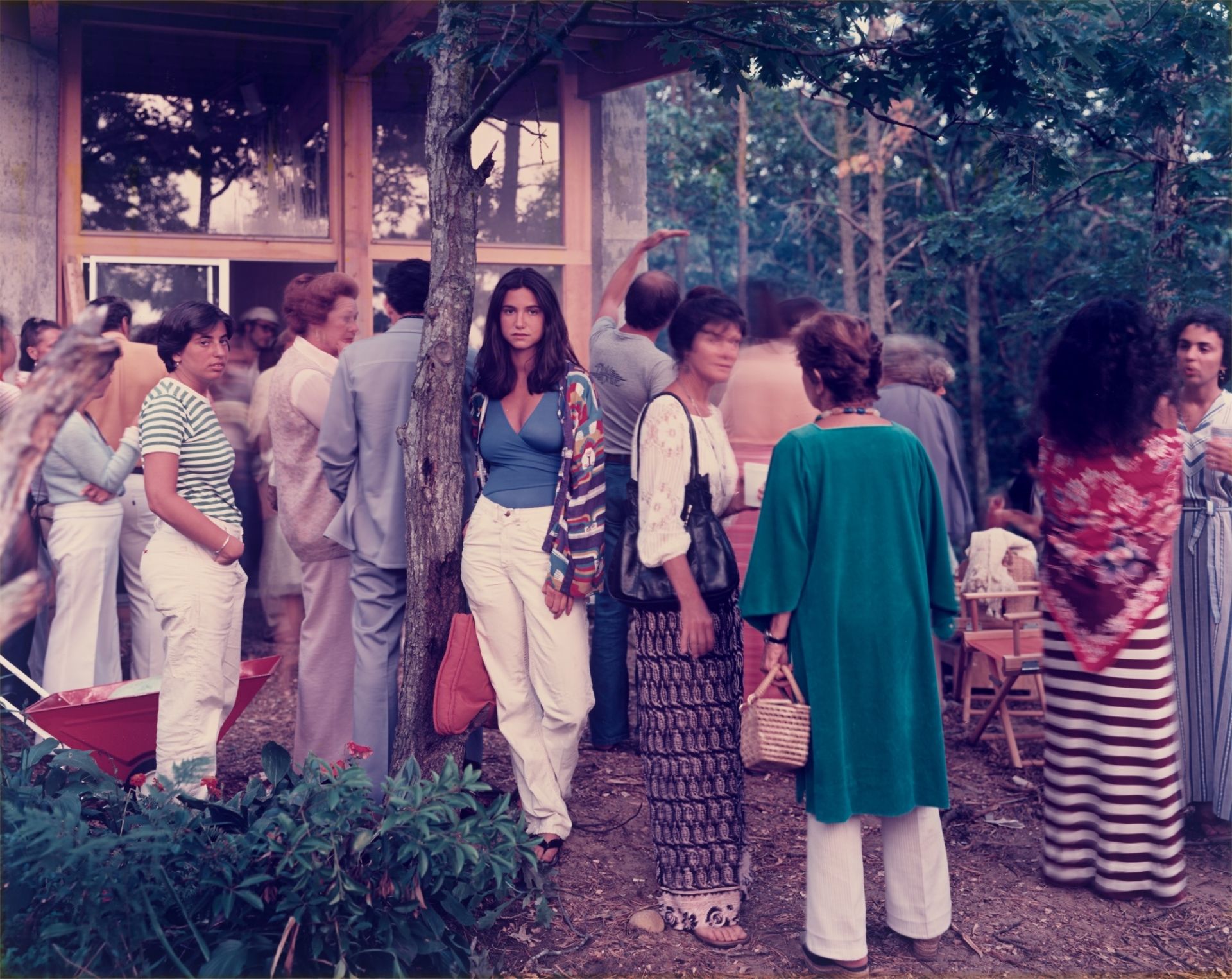 Joel Meyerowitz. „Cocktail Party“, Wellfleet, Massachusetts. 1977