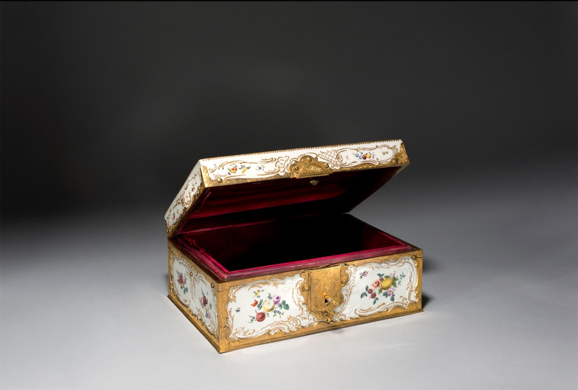 Porzellanmanufaktur Meissen. Flötenkasten, höchstwahrscheinlich für Friedrich den Großen. 1761