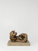 Henry Moore. „Reclining Figure: Bunched No. 2“. 1961