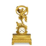 OROLOGIO D'APPOGGIO IN BRONZO DORATO E FINEMENTE CESELLATO, FRANCIA, 1830 CIRCA