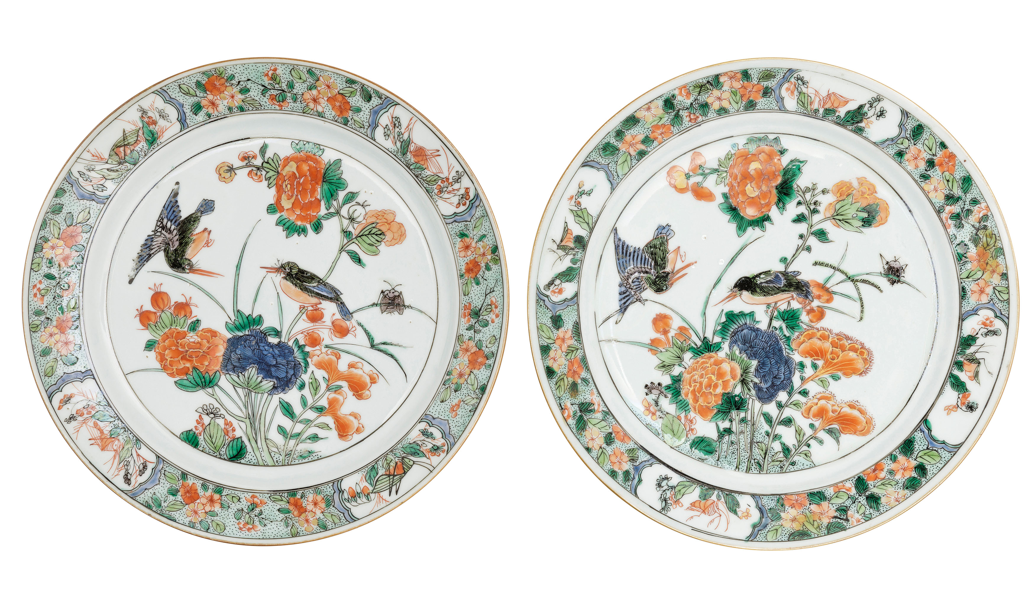 A PAIR OF FAMILLE VERTE PORCELAIN BIRD AND PEONY DISHES, CHINA 18TH CENTURY (2)