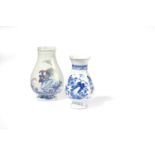 A SMALL BLUE AND WHITE PORCELAIN VASE, CHINA, QING DYNASTY, KANGXI PERIOD (1662-1722) AND