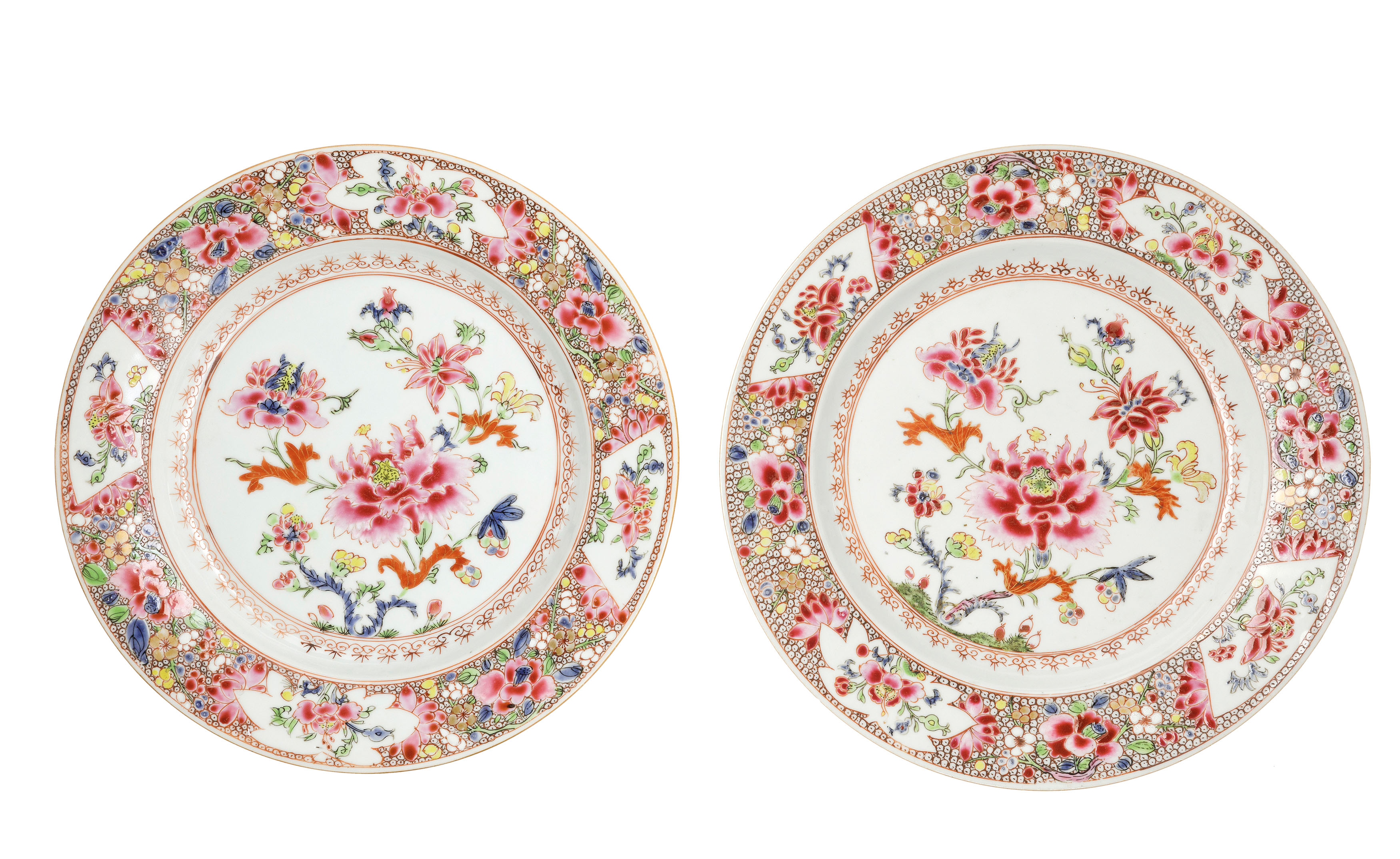 A PAIR OF FAMILLE ROSE PORCELAIN DISHES, CHINA, 18TH CENTURY (2)