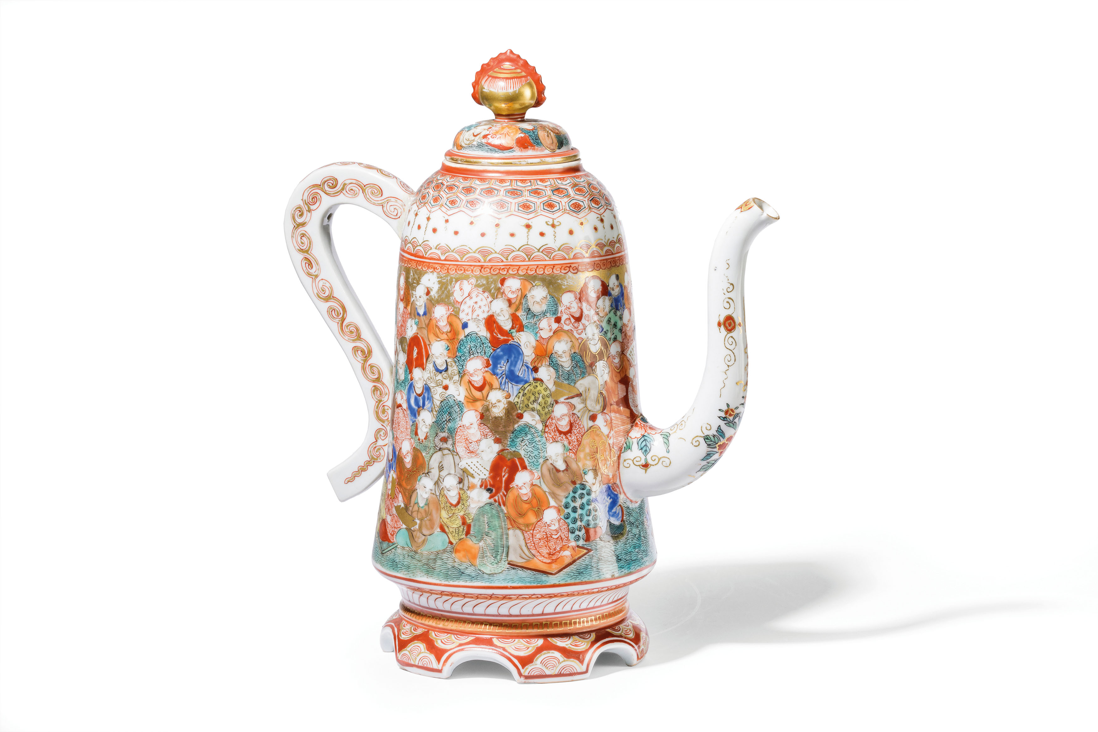 A LARGE POLICHROME PORCELAIN COFFE EWER AND COVER, JAPAN, 18TH CENTURY