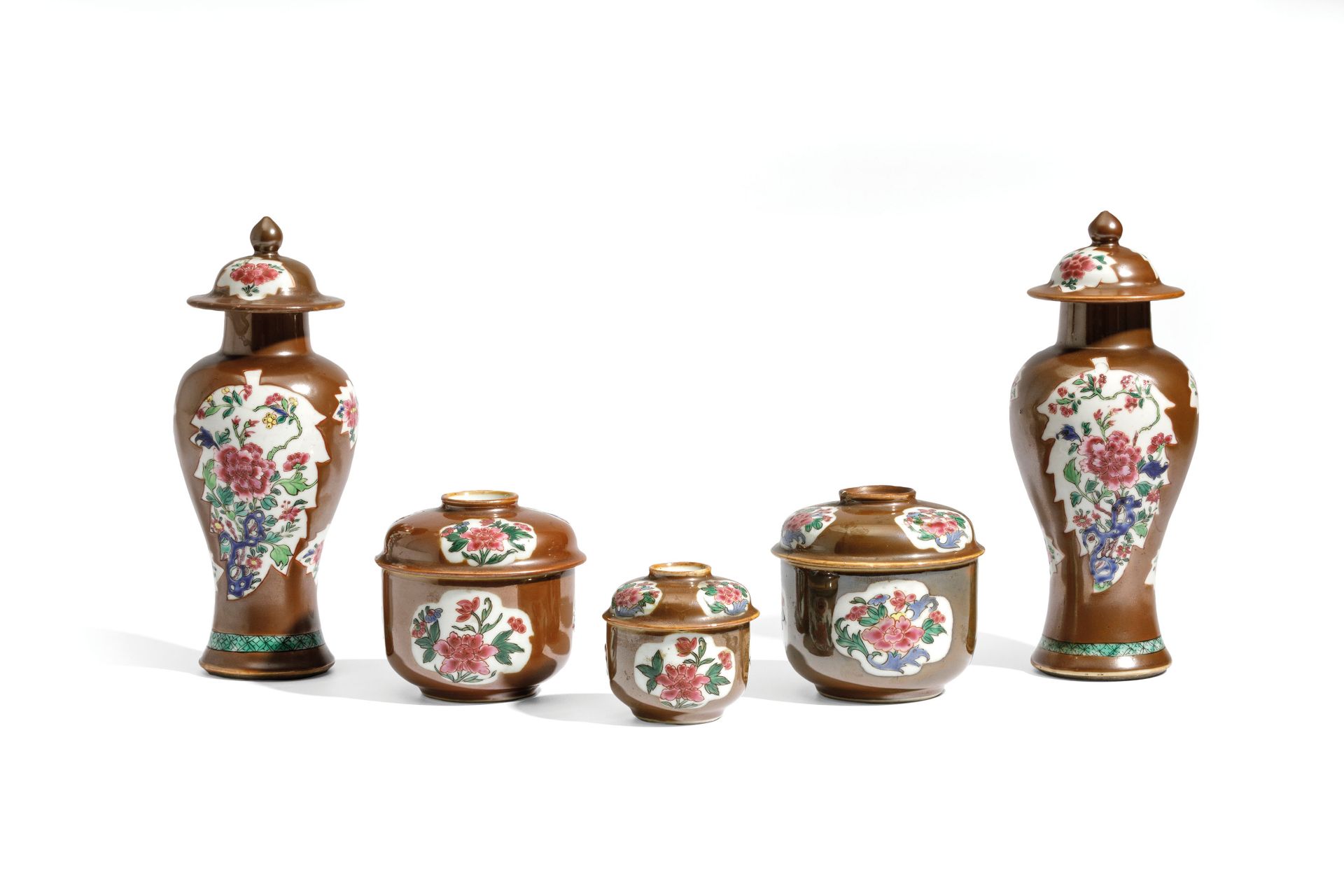 THREE FAMILLE ROSE AND CAFÉ-AU-LAIT PORCELAIN BOXES AND COVERS AND TWO SMALL VASES AND COVERS, CHINA