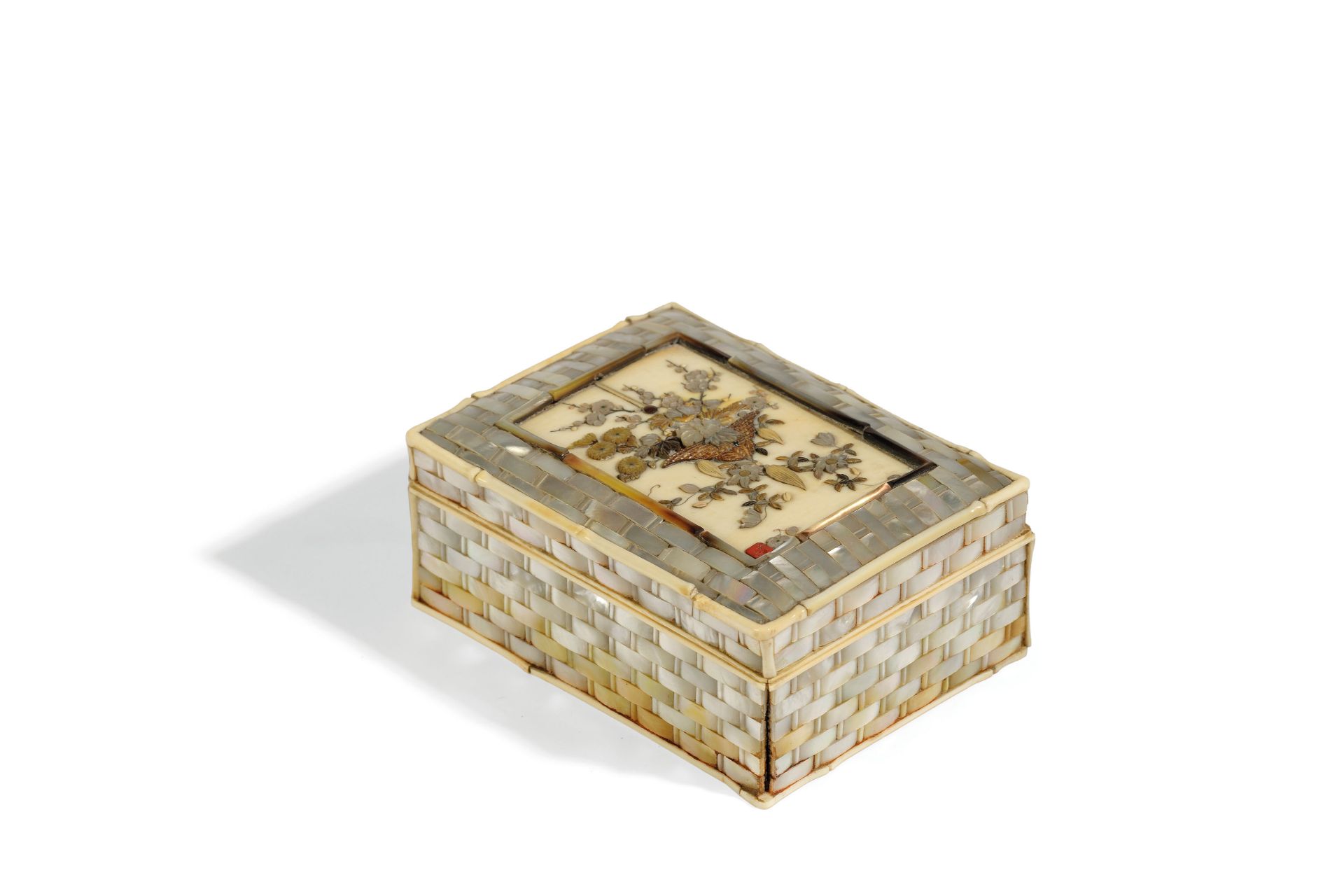 A SHIBAYAMA INLAID IVORY, MOTHER-OF-PEARL AND WOOD BOX AND COVER, MEIJI PERIOD, 19TH CENTURY - Image 3 of 3