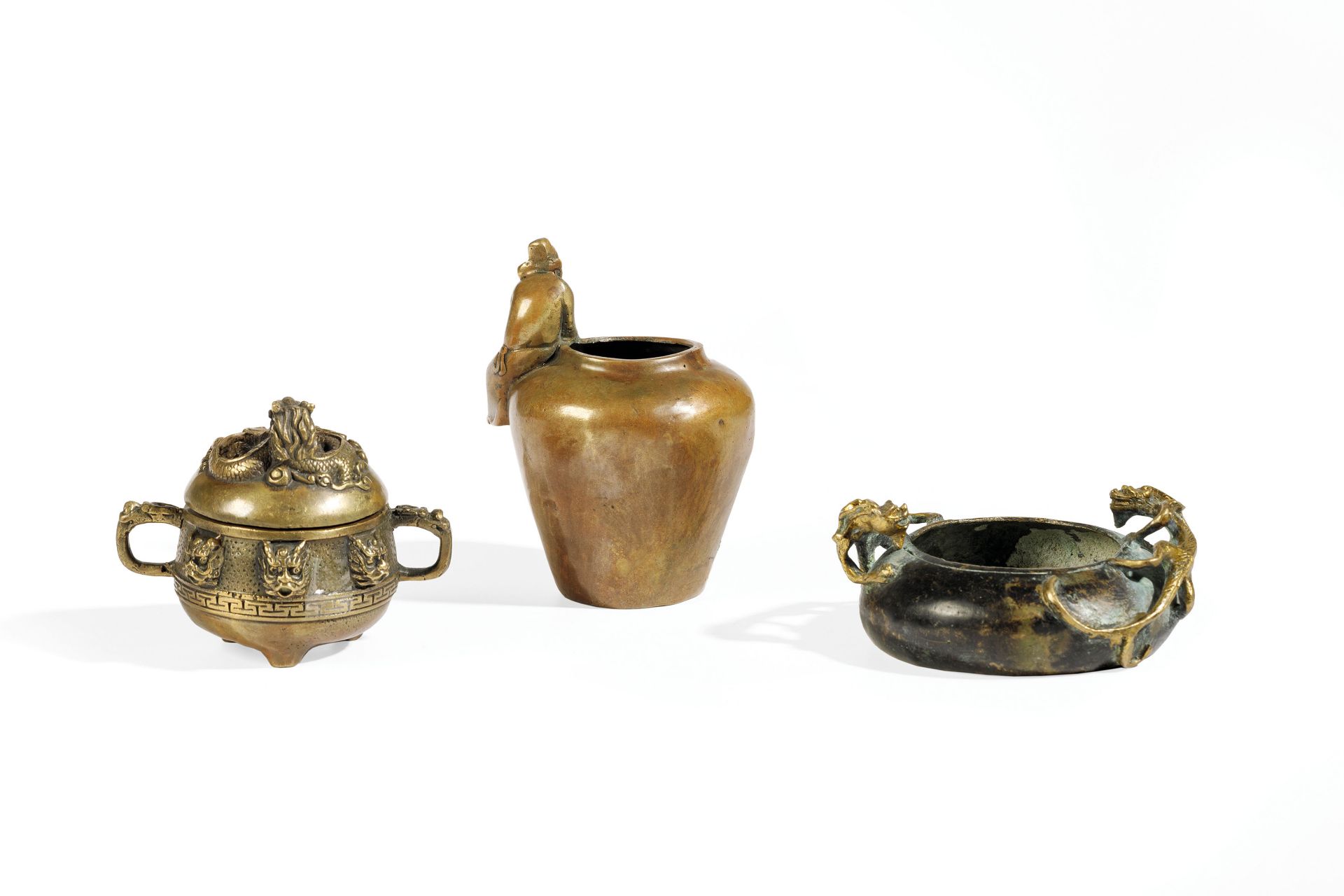 TWO BRONZE CENSERS AND A BRONZE VASE, CHINA, 18TH-19TH CENTURY, APOCRYPHAL XUANDE MARKS (3) - Bild 2 aus 3