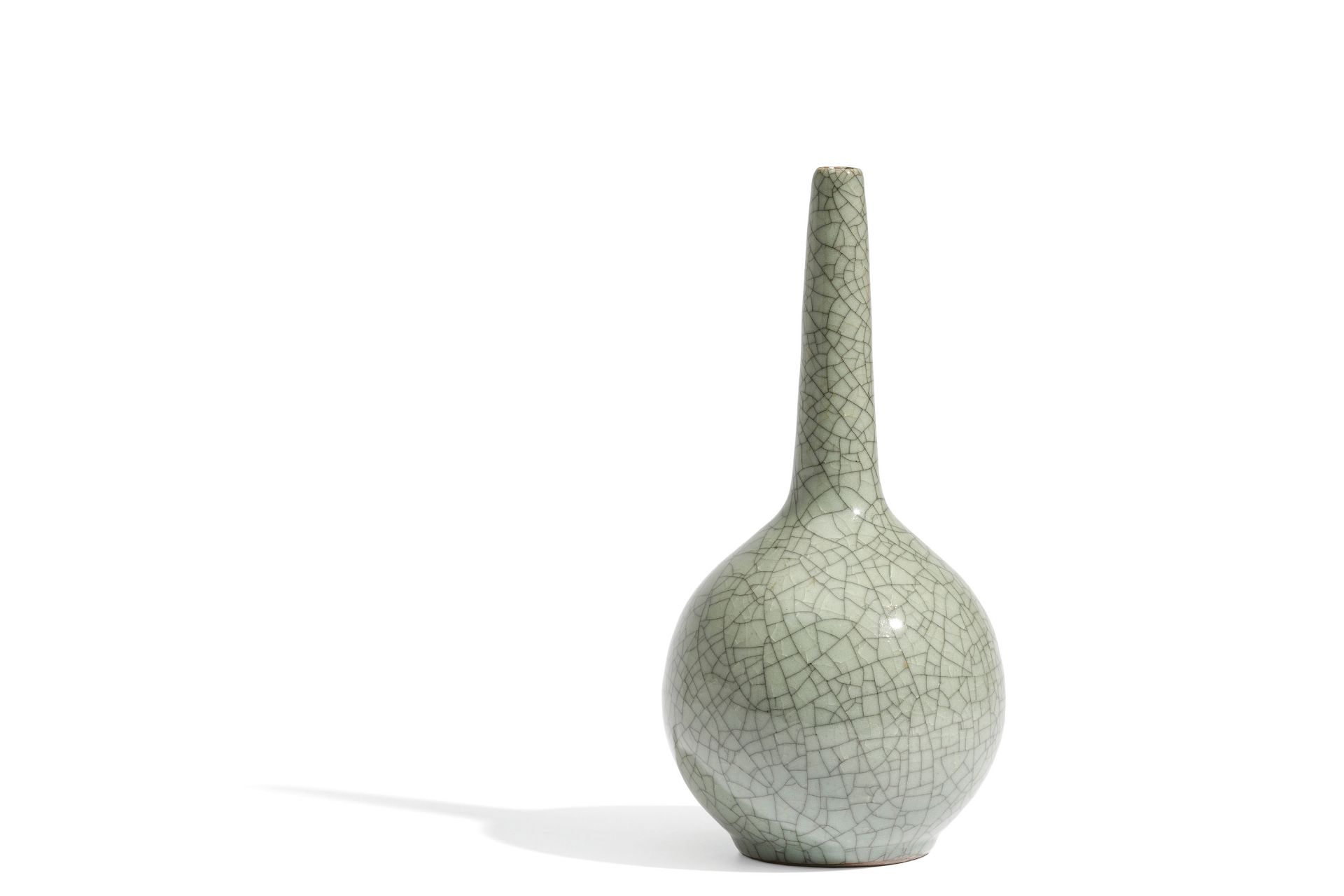 A GUAN-TYPE GLAZED CELADON PORCELAIN PEAR-SHAPED SMALL VASE, CHINA, 19TH CENTURY