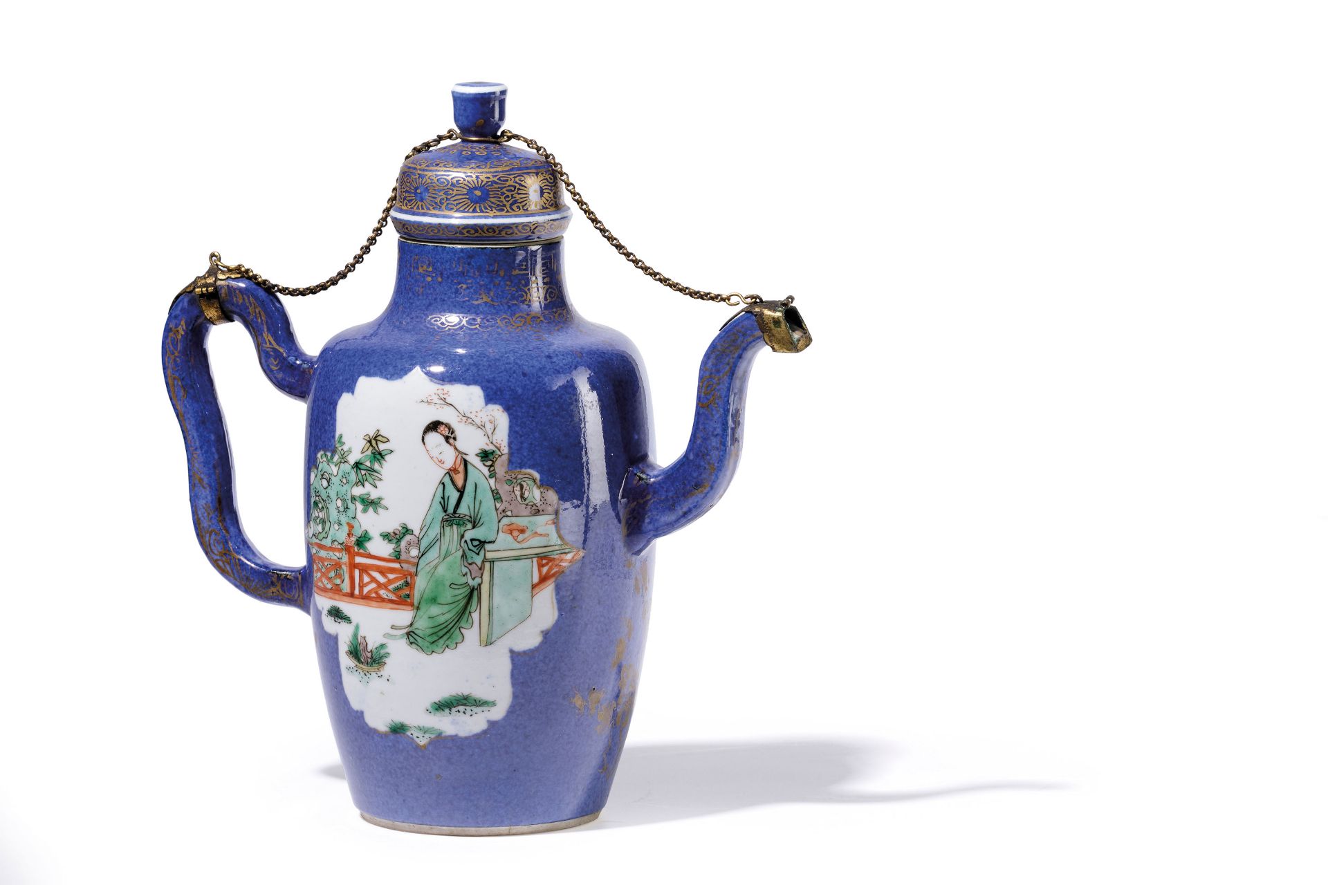 A RARE FAMILLE VERTE PORCELAIN POWDER-BLUE-GROUND OVAL-SHAPED EWER AND COVER, CHINA, KANGXI PERIOD - Bild 2 aus 2