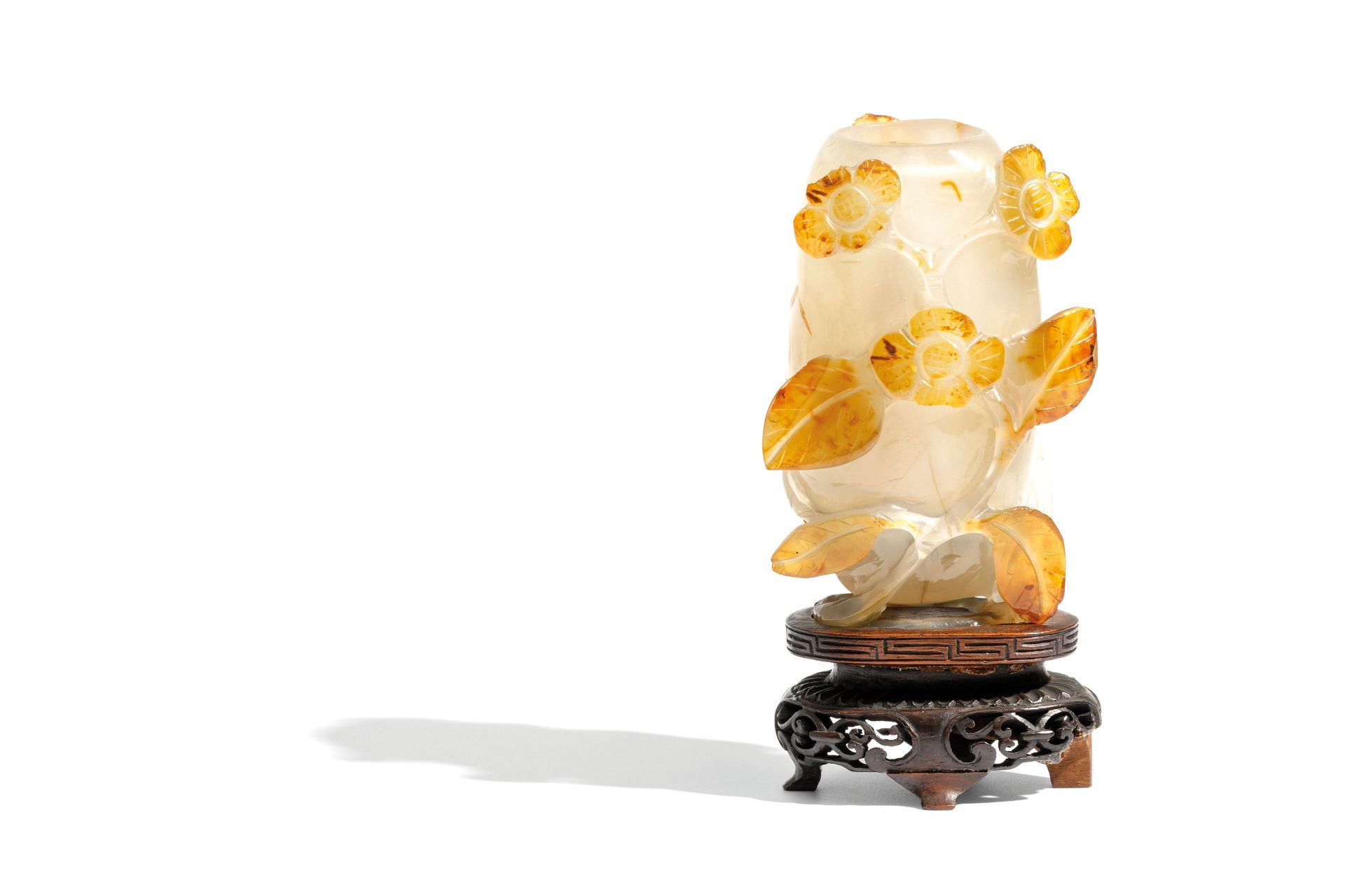 A SMALL AGATE VASE WITH RELIEF FLORAL DECORATION, CHINA, 20TH CENTURY
