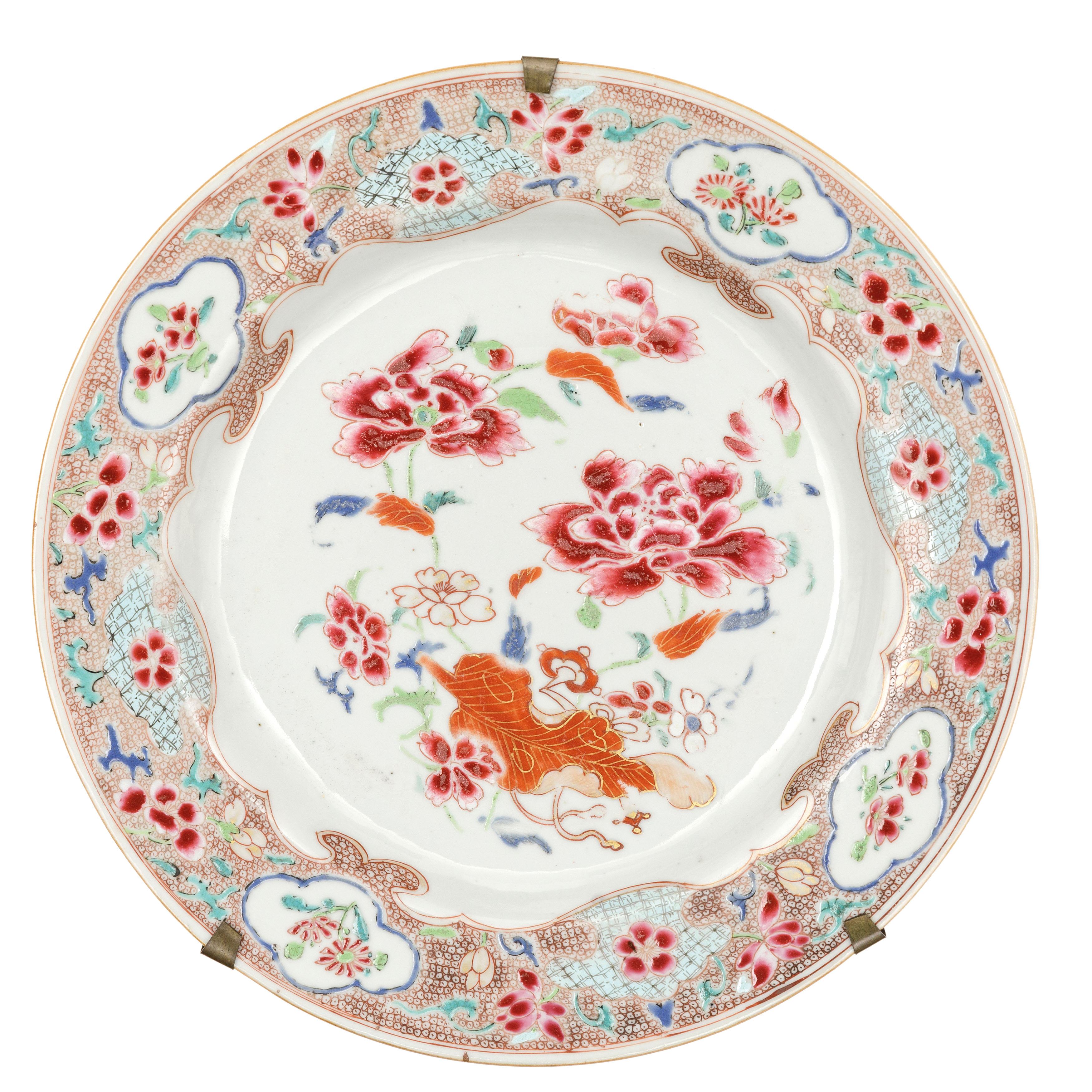 SIX DIFFERENT FAMILLE ROSE PORCELAIN DISHES, CHINA, MIDDLE 18TH CENTURY (6) - Image 5 of 6