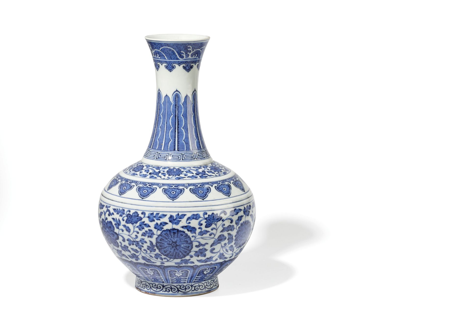 A RARE FINE BLUE AND WHITE MING-STYLE BOTTLE VASE MARK AND OF THE PERIOD TONGZHI (1862-1874)