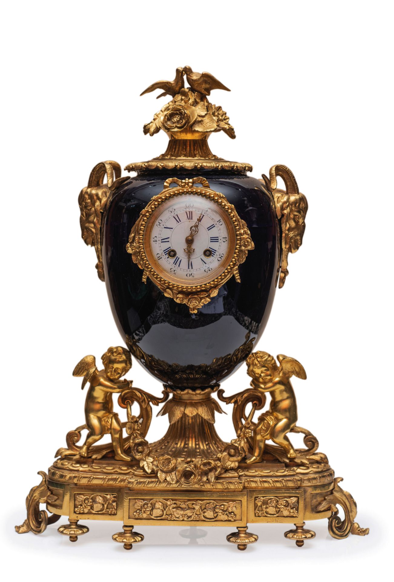 OROLOGIO D'APPOGGIO IN BRONZO DORATO E SMALTO BLU SEVRES, FRANCIA, FINE XIX SECOLO