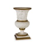 VASO DECORATIVO IN BISCUIT E BRONZO DORATO, FINE DEL XIX SECOLO