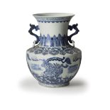 GRANDE VASO IN PORCELLANA BIANCA E BLU, ARTE ORIENTALE, XX SECOLO