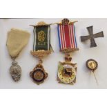 Collection of Masonic related medals including Loyal Bushton trotting horse lodge no 9580 Bro M