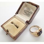 Heavy antique 9ct gold sapphire set ring size P 11.