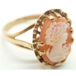 9ct gold cameo ring size L 3.