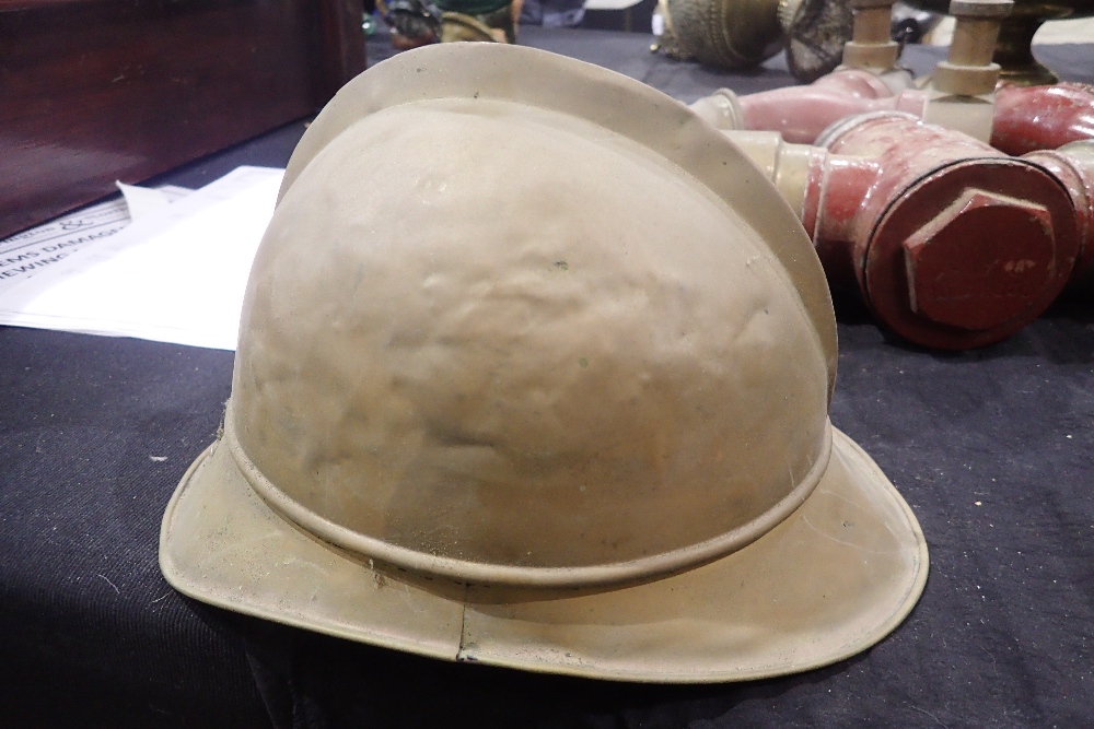 Genuine 1920s Italian firefighters helmet - Image 2 of 7