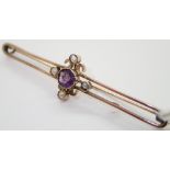 9ct gold pin brooch with solid pearls and amethyst L: 55 mm 2.