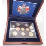 2004 UK Executive proof coin set in wooden case