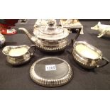 Fieldings Silverline tea set including teapot stand