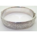 Ladies silver vintage type engraved bangle 32g CONDITION REPORT: No visible damages