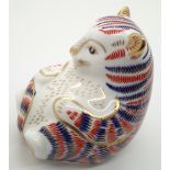 Royal Crown Derby cat with silver stopper H: 7 cm