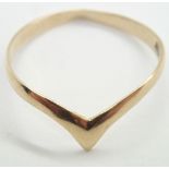 18ct gold wishbone ring size M 1.