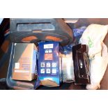 Box of mixed electricals including a shaver,