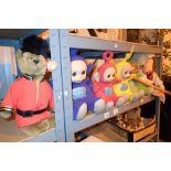 Set of Telly Tubbies with voice active unite and further plush figurines