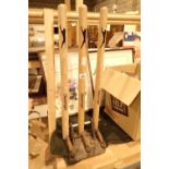 Set of self correcting cricket stumps