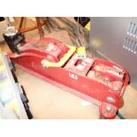 Three tonne hydraulic jack lacking handle