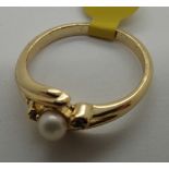 Pearl set dress ring size R 2.9g