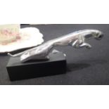 Chrome Jaguar on base L: 19 cm