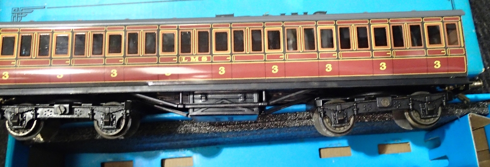 Ace Trains O gauge tinplate C1 LMS red coach all 3rd, boxed, in very good condition