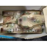 Boxed battery operated tank by Clim Leopardo model
