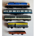 Hornby OO Gauge NSE Network Southeast Class 86 Loco & 4x Coaches / Wagons CONDITION REPORT: 1x Coach