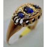 Ladies antique 18ct gold, sapphire and diamond ring size Q/R. P&P group 1 (£16 for the first item