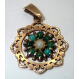 9ct gold turquoise and pearl set pendant Dia 19 mm 2.2g. P&P group 1 (£16 for the first item and £