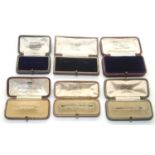 Six mixed vintage brooch boxes including The Goldsmith Company. P&P group 1 (£16 for the first