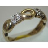 18ct gold fancy diamond ring size N 2. 7g. P&P group 1 (£16 for the first item and £1.50 for